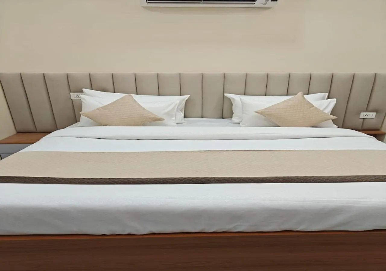 Akshay Premium Suites1 Bhk Serviced Apartments Near Artemis Hospital Sector 52 Gurgaon Hotel